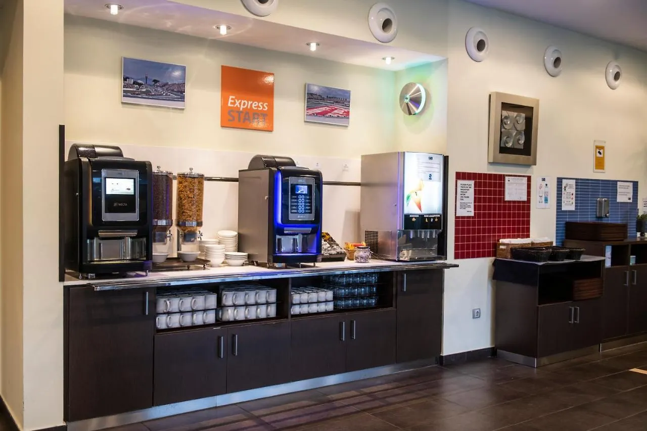 Holiday Inn Express Sant Cugat By Ihg Sant Cugat del Valles 3*,