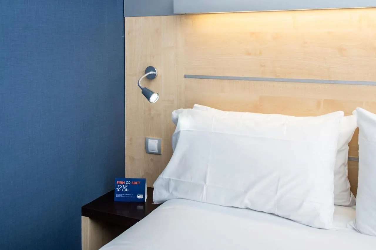 Hotel Holiday Inn Express Sant Cugat By Ihg Sant Cugat del Valles