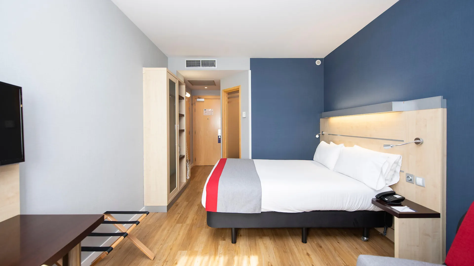Holiday Inn Express Sant Cugat By Ihg Sant Cugat del Valles Hotel