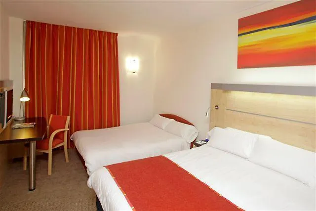 Hotel Holiday Inn Express Sant Cugat By Ihg Sant Cugat del Valles