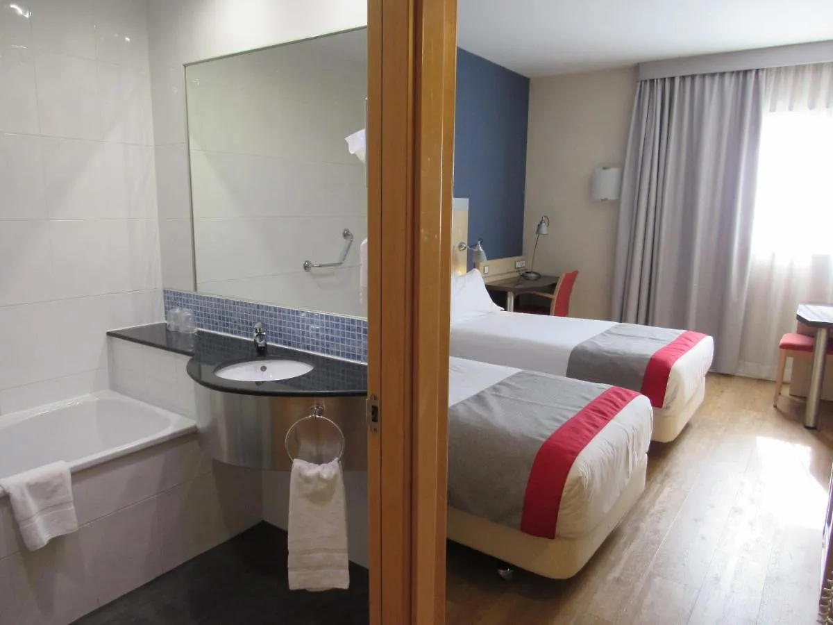 מלון סנט קוגאט דל ואייס Holiday Inn Express Sant Cugat By Ihg