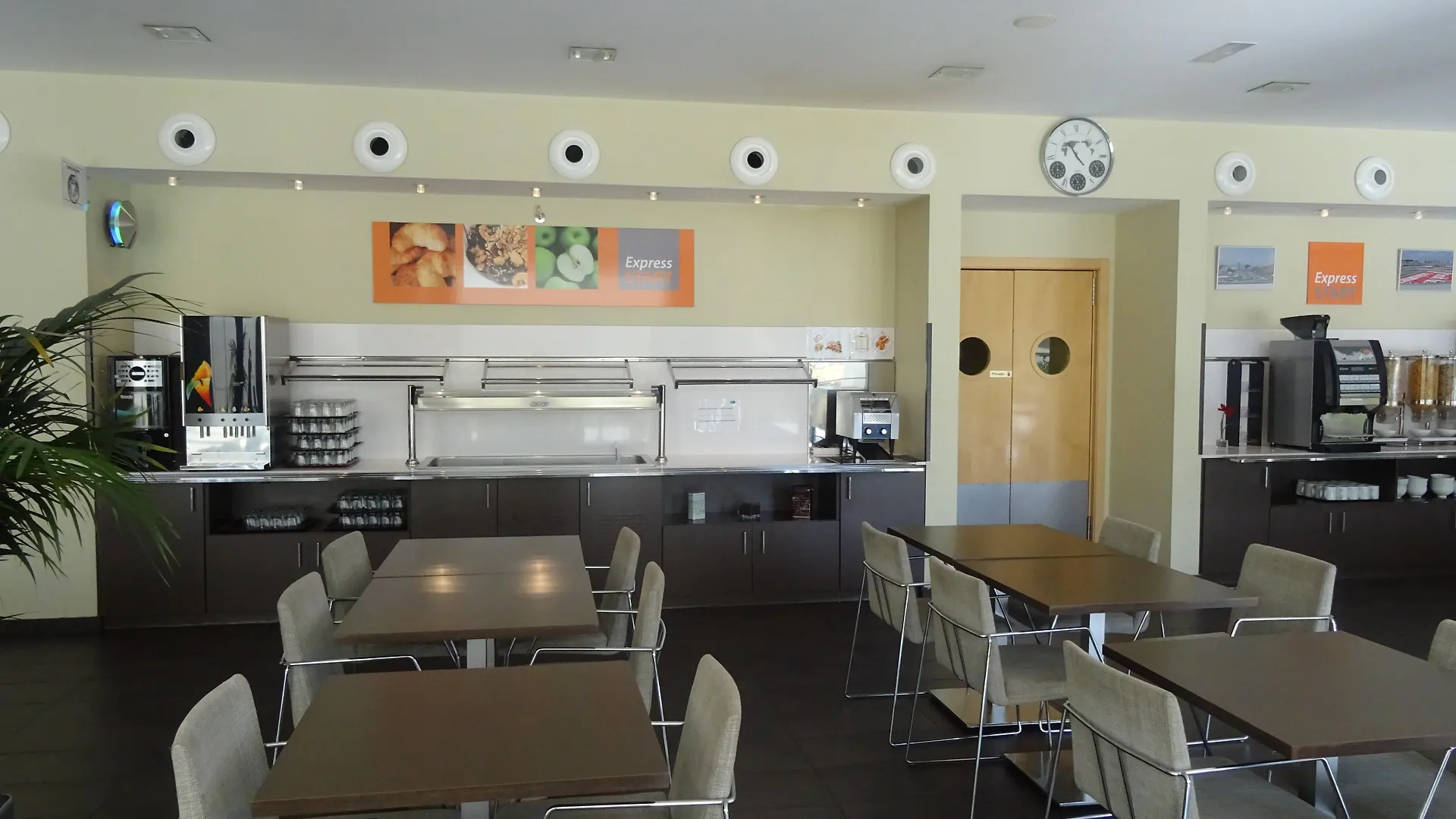 *** מלון סנט קוגאט דל ואייס Holiday Inn Express Sant Cugat By Ihg ספרד