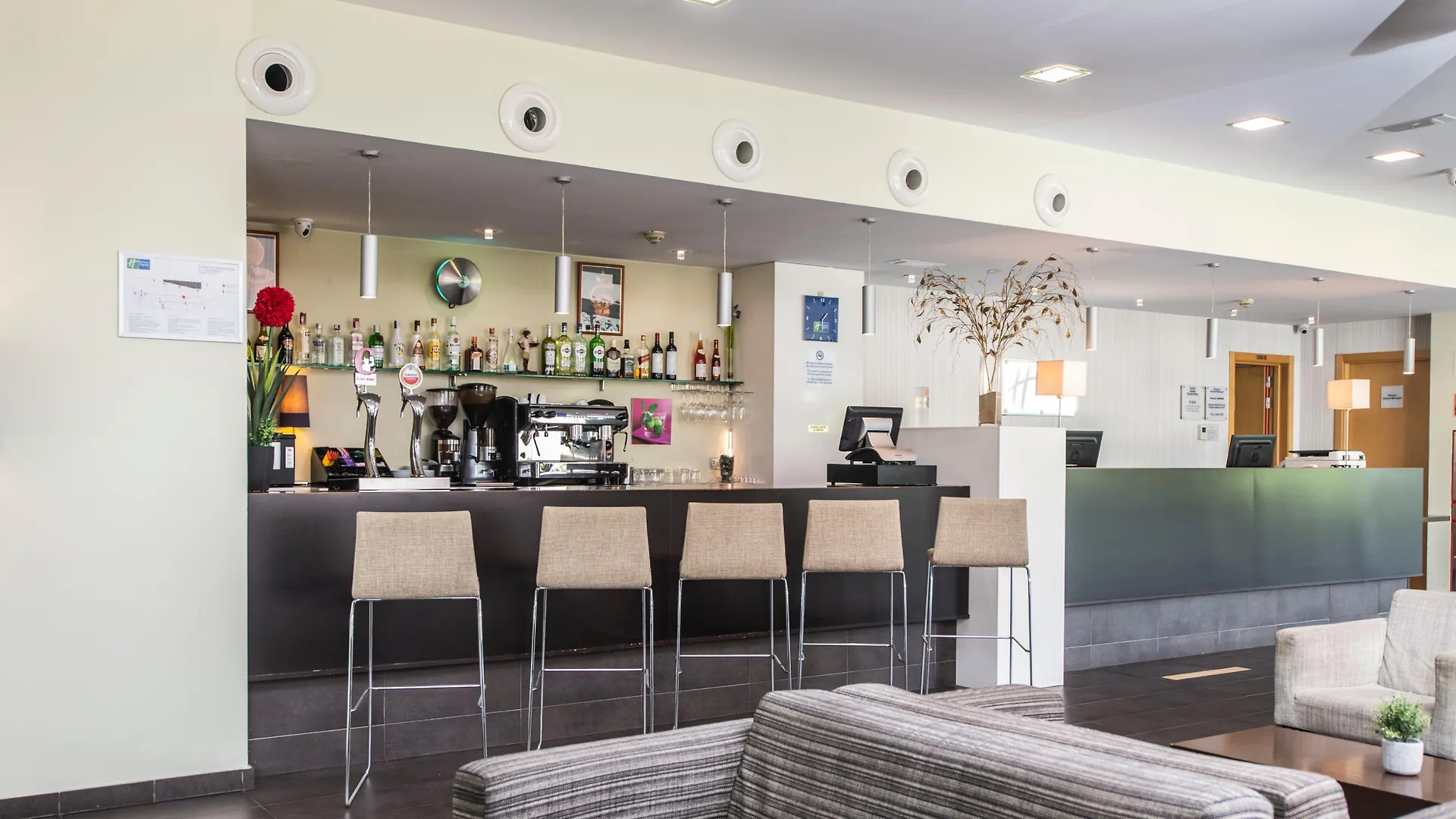 מלון סנט קוגאט דל ואייס Holiday Inn Express Sant Cugat By Ihg