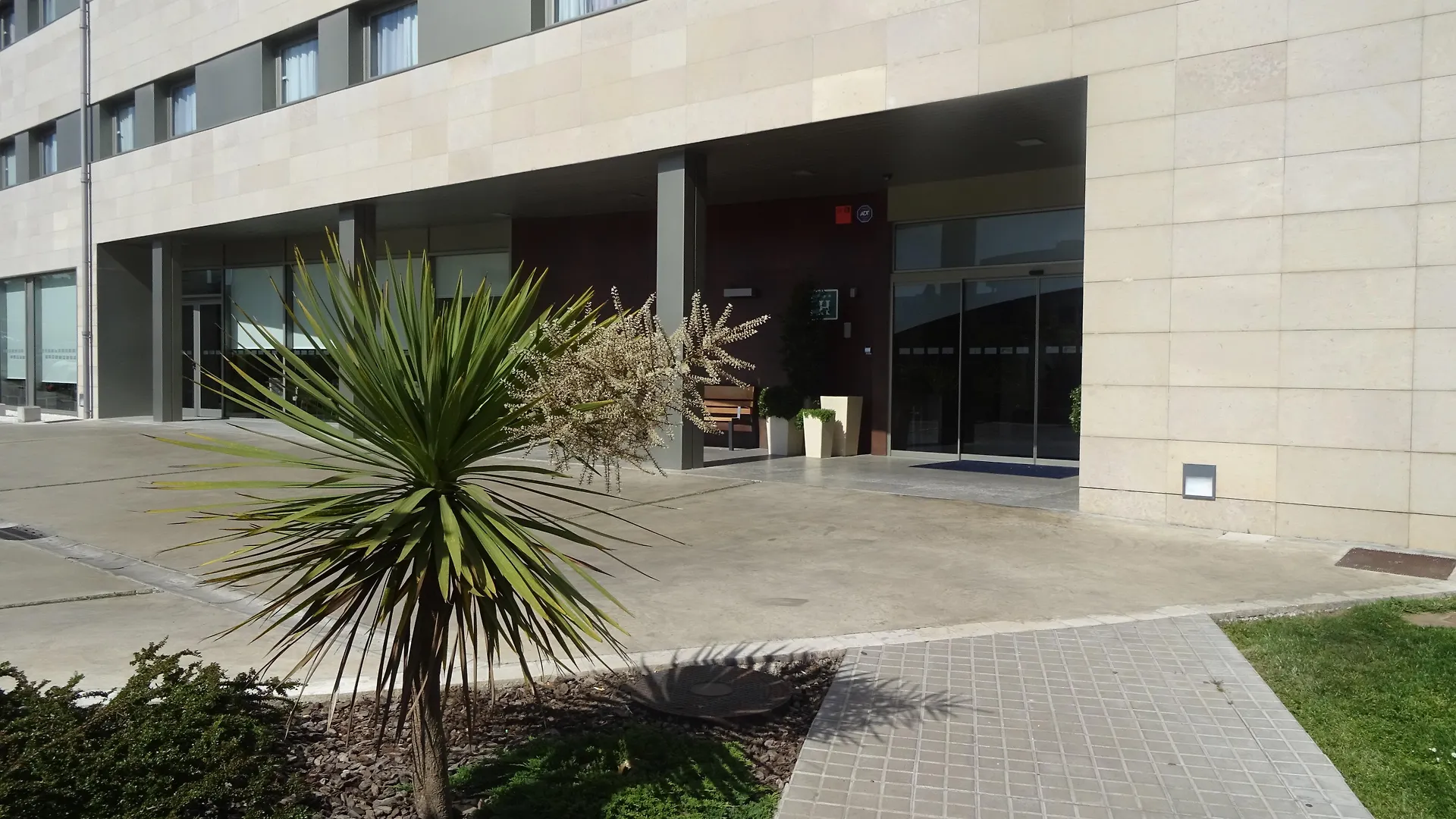 סנט קוגאט דל ואייס Holiday Inn Express Sant Cugat By Ihg 3*, סנט קוגאט דל ואייס ספרד