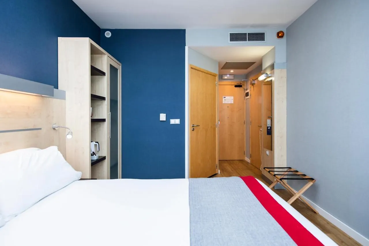 סנט קוגאט דל ואייס Holiday Inn Express Sant Cugat By Ihg 3*, סנט קוגאט דל ואייס ספרד
