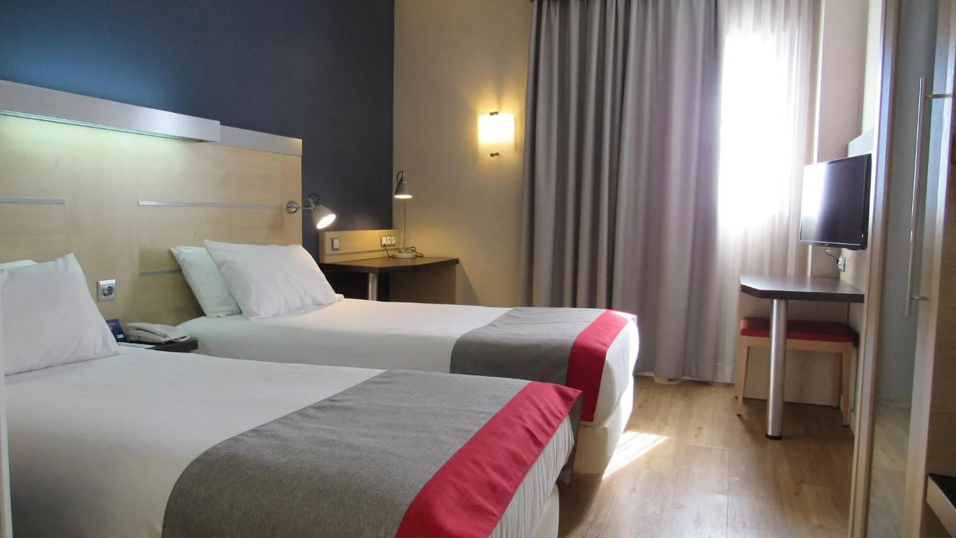 סנט קוגאט דל ואייס Holiday Inn Express Sant Cugat By Ihg 3*, סנט קוגאט דל ואייס ספרד