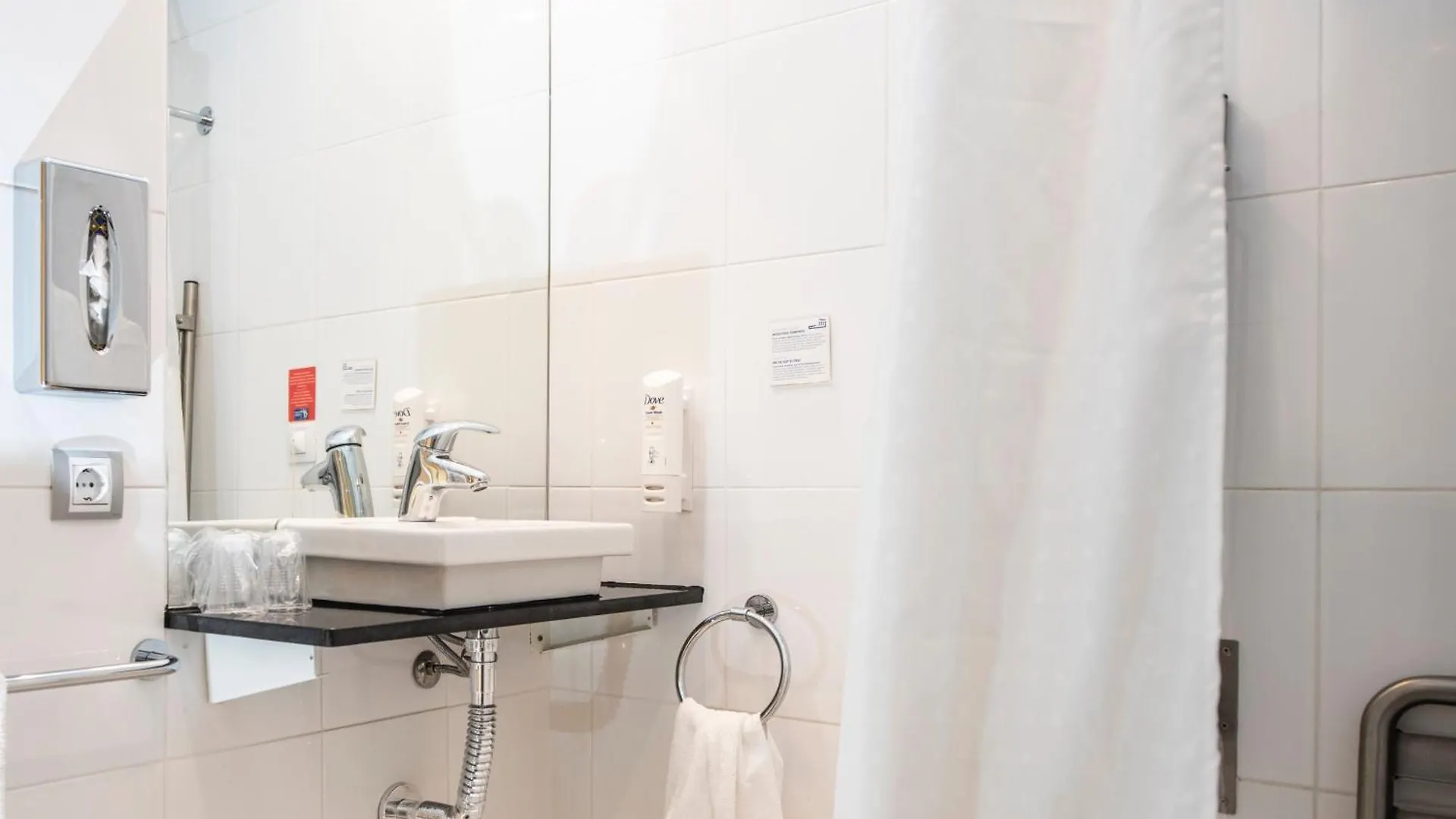 סנט קוגאט דל ואייס Holiday Inn Express Sant Cugat By Ihg 3*, סנט קוגאט דל ואייס ספרד