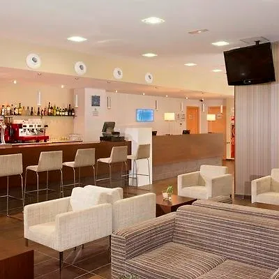 סנט קוגאט דל ואייס Holiday Inn Express Sant Cugat By Ihg מלון