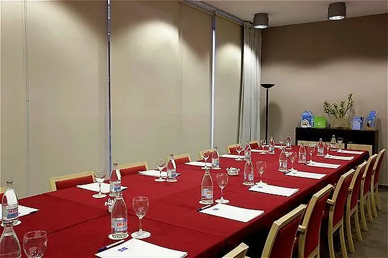 סנט קוגאט דל ואייס Holiday Inn Express Sant Cugat By Ihg מלון סנט קוגאט דל ואייס