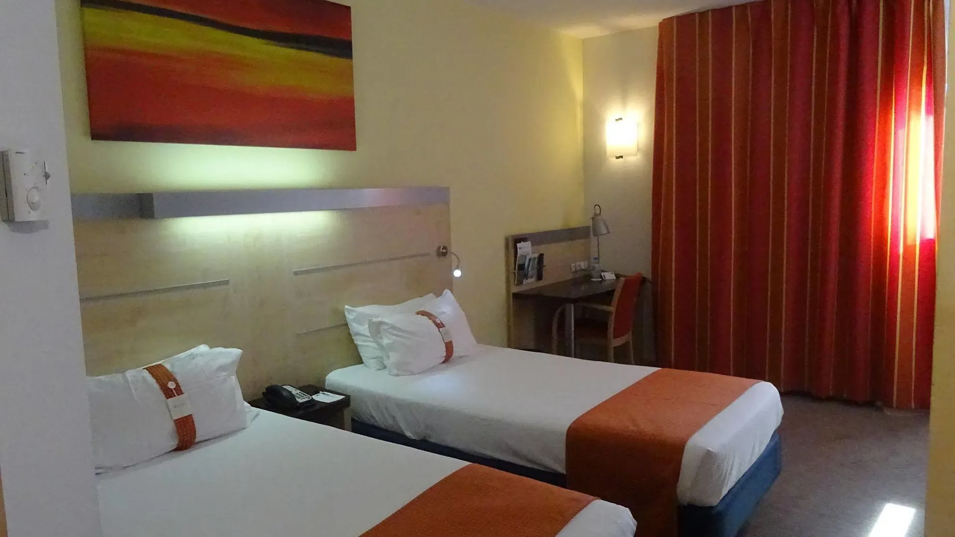 סנט קוגאט דל ואייס Holiday Inn Express Sant Cugat By Ihg מלון